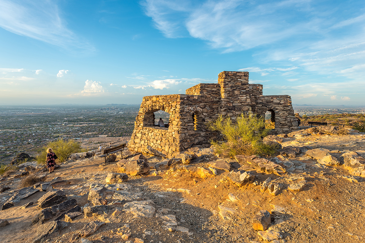 An easy drive to Dobbins Lookout at South Mountain Park