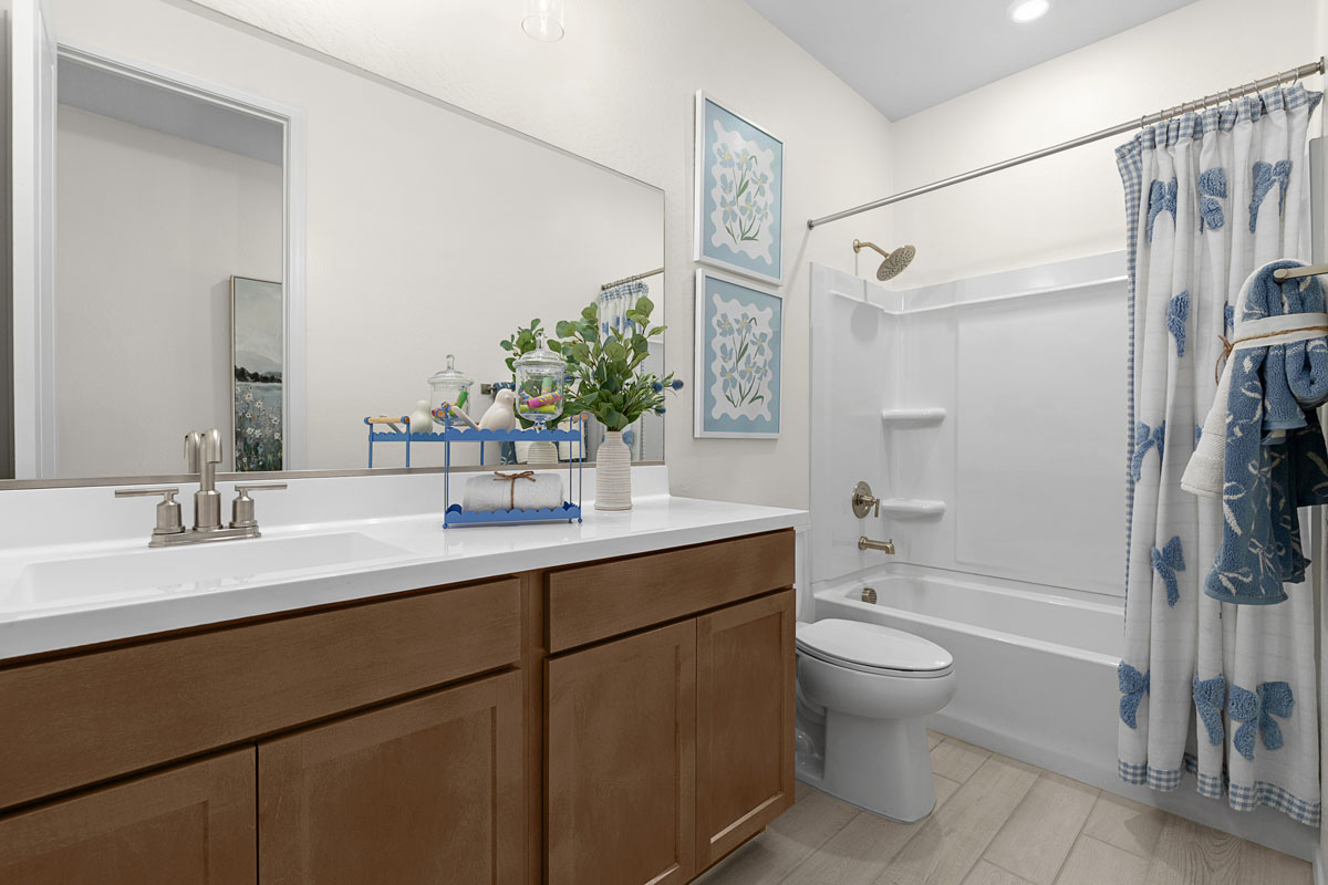 Extended vanity at bath 2