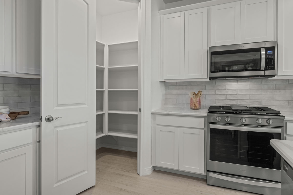 Walk-in kitchen pantry