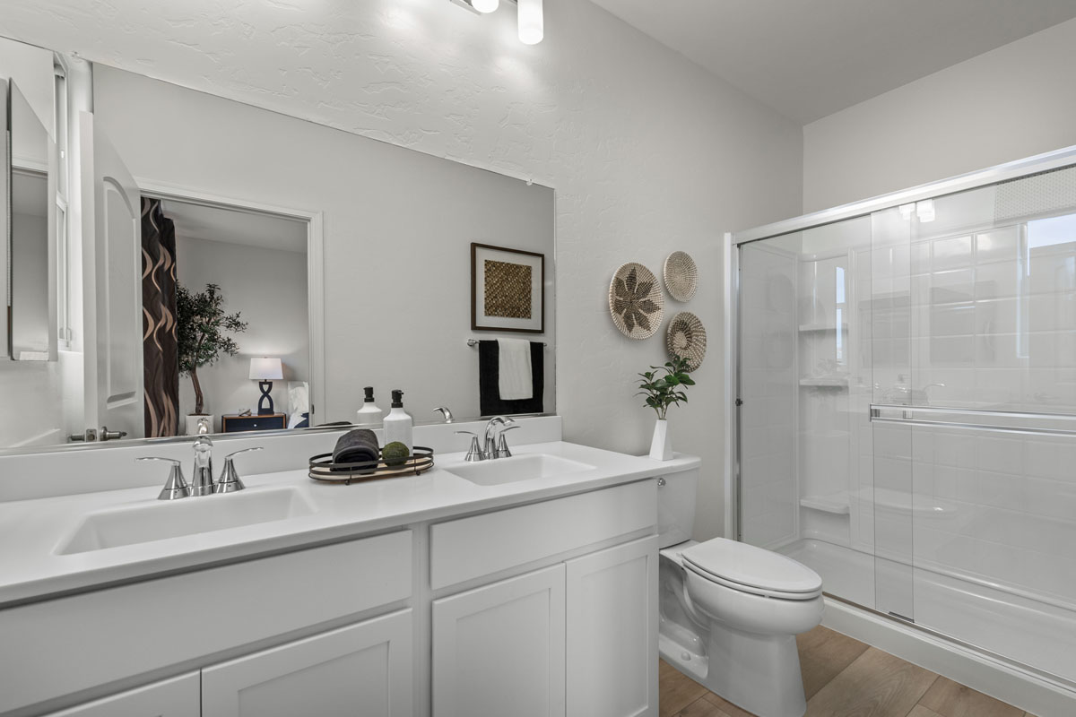 Dual-sink vanity at primary bath