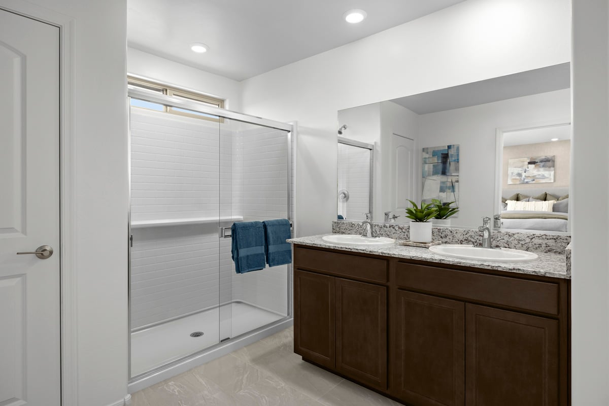 Dual-sink vanity at primary bath