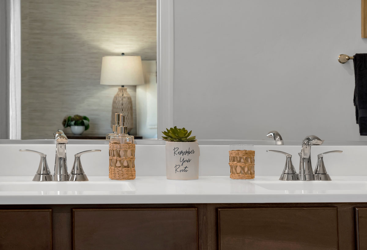 Dual-sink vanity at primary bath