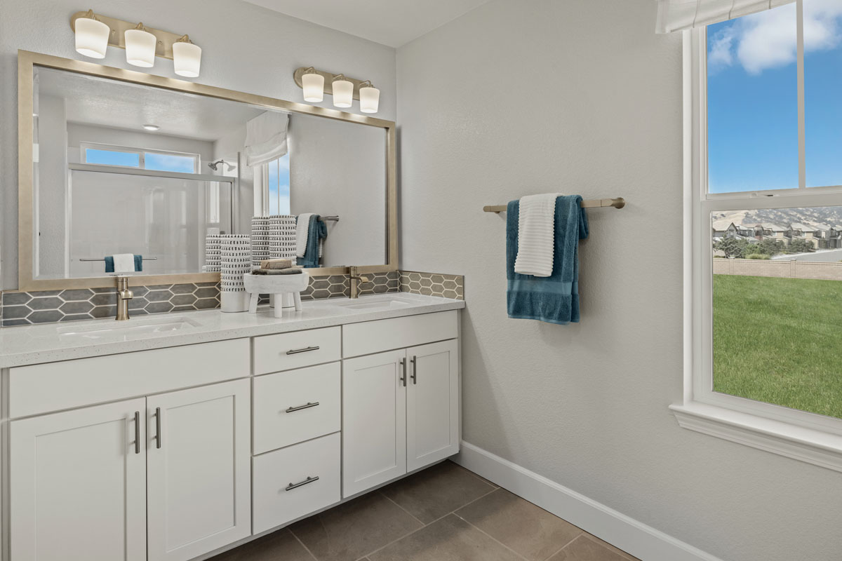 Dual-sink vanity at primary bath 