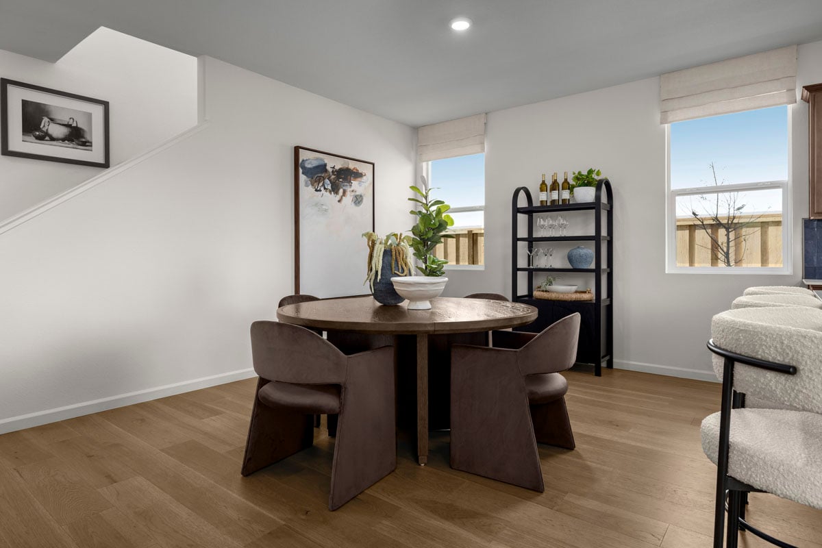 Large dining area for entertaining