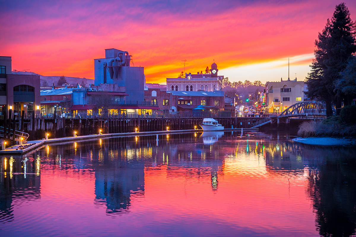 Just minutes to Petaluma River waterfront