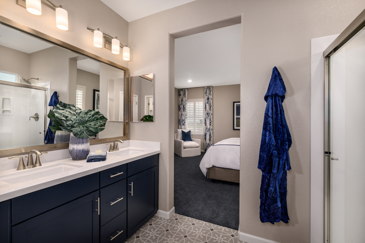 Dual-sink vanity at primary bath