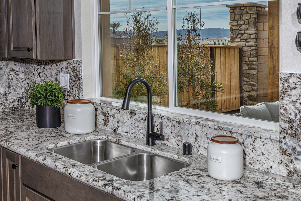 Stainless steel kitchen sink