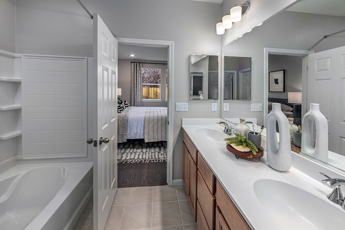 Dual-sink vanity at primary bath