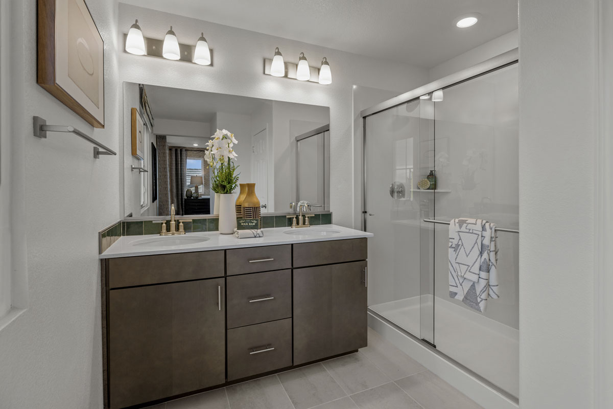 Dual-sink vanity at primary bath