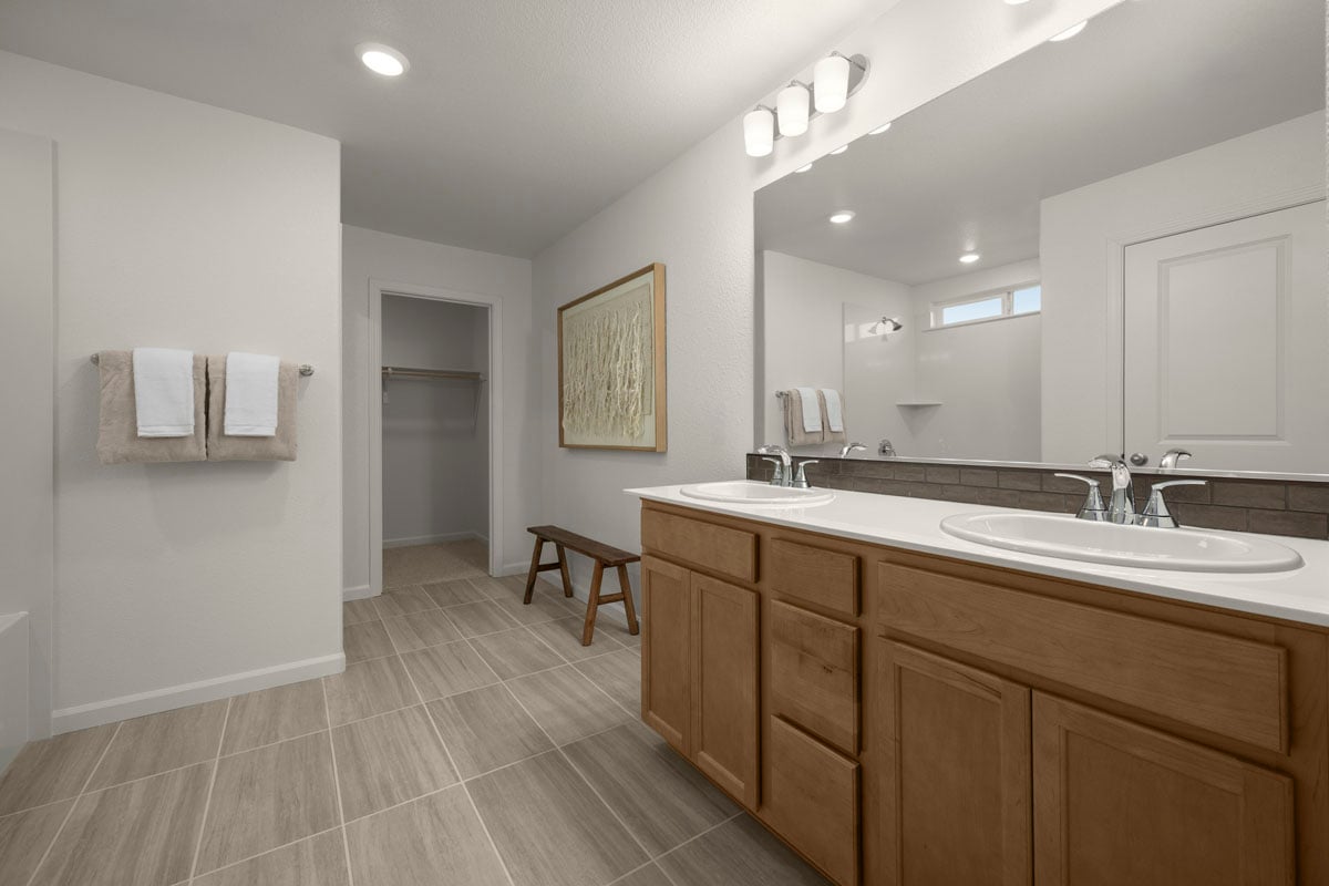Dual-sink vanity at primary bath