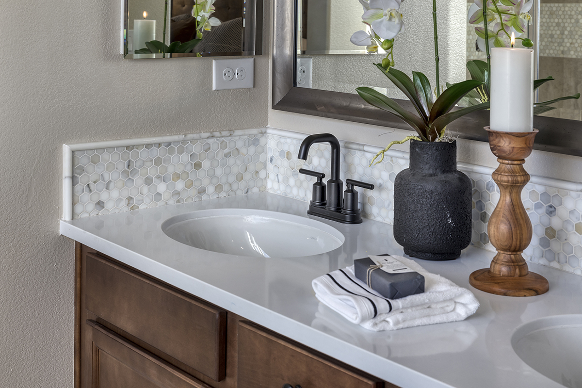 Dual-sink vanity at primary bath