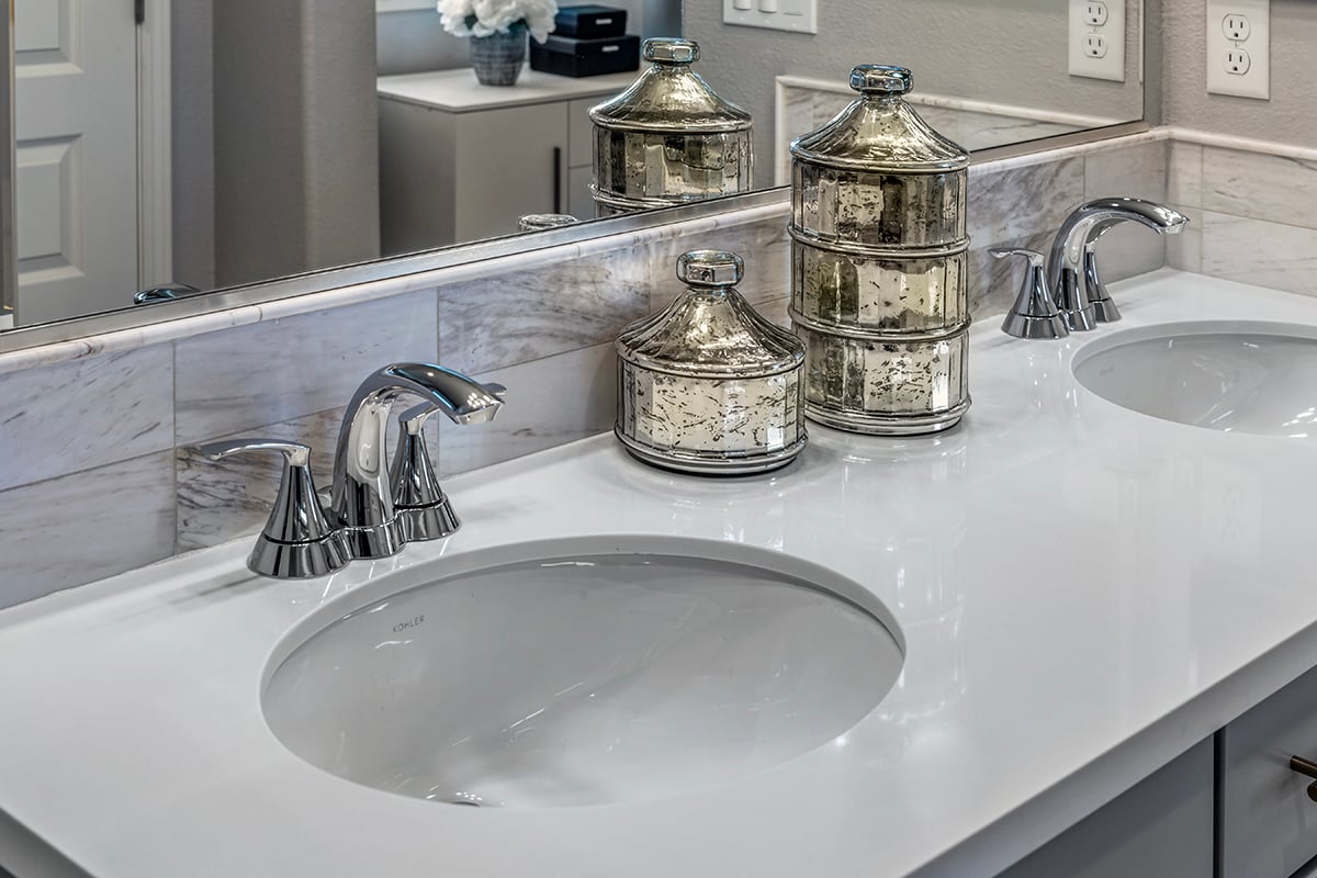 Dual-sink vanity at primary bath