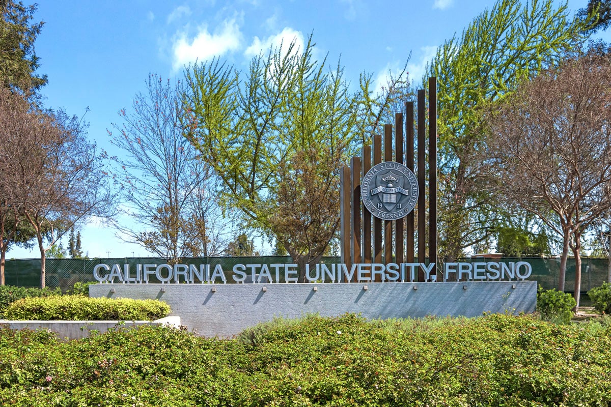 20 minutes to California State University, Fresno 