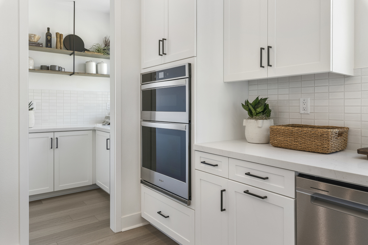 Frameless thermofoil kitchen cabinets