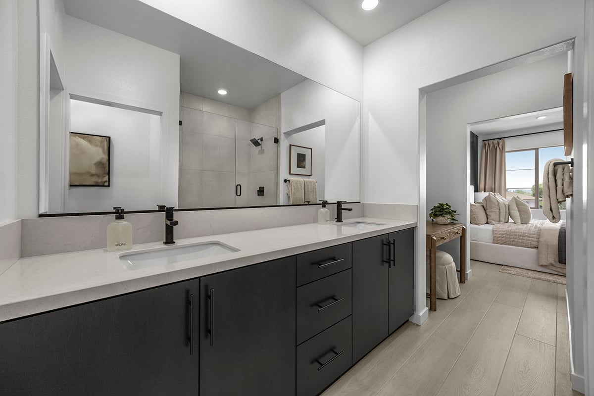 Dual-sink vanity at primary bath