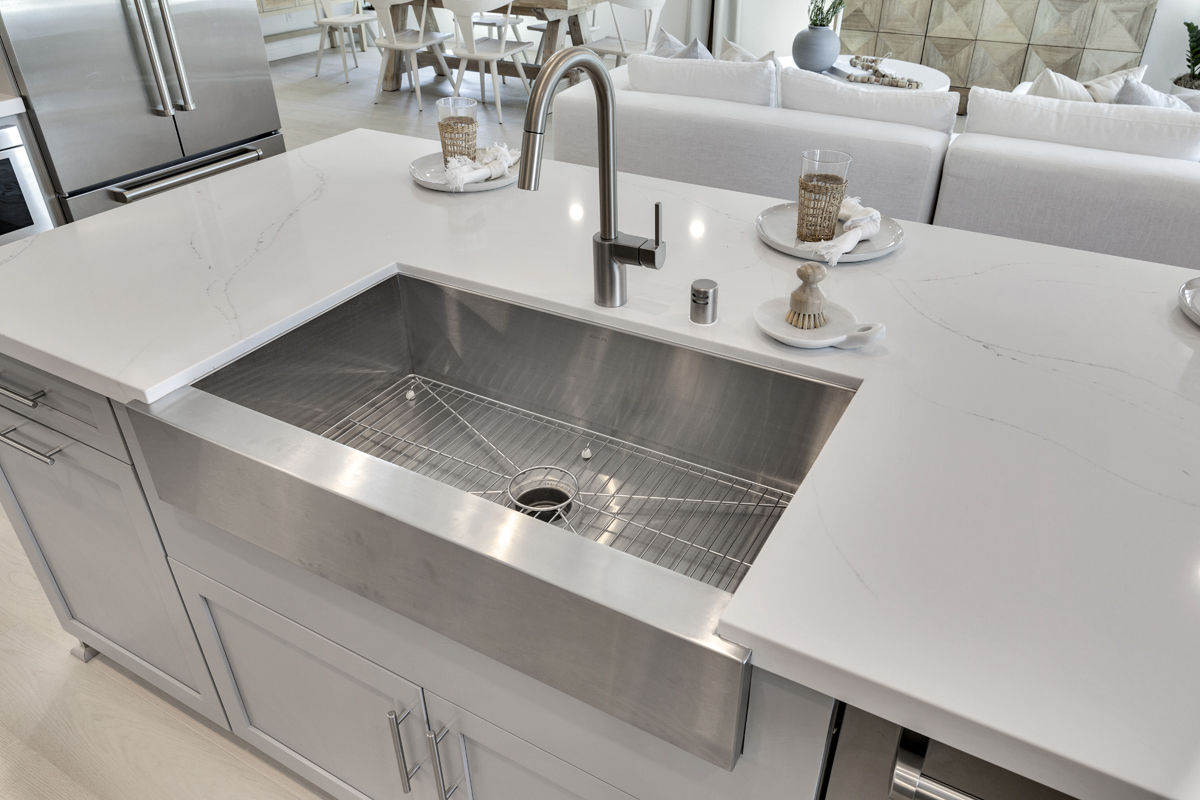 Stainless steel undermount kitchen sink