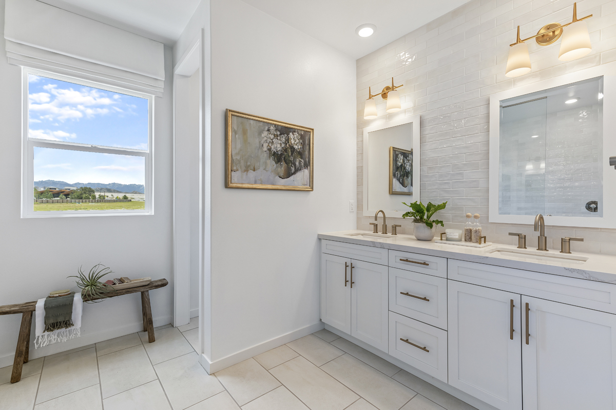 Dual-sink vanity at primary bath