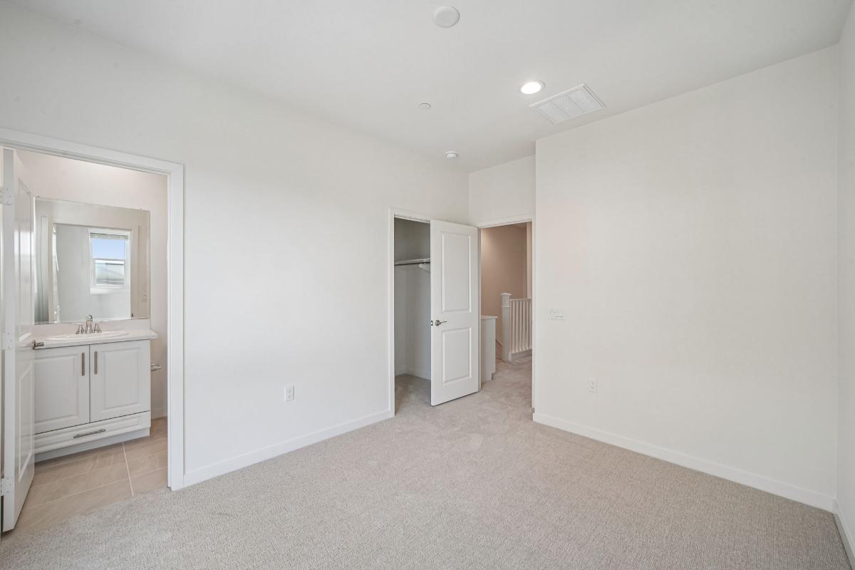 Secondary bedroom