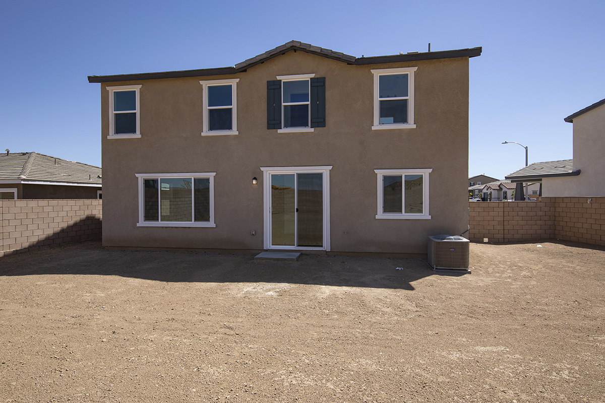 New Homes in Victorville, CA - Creekside Rear Yard