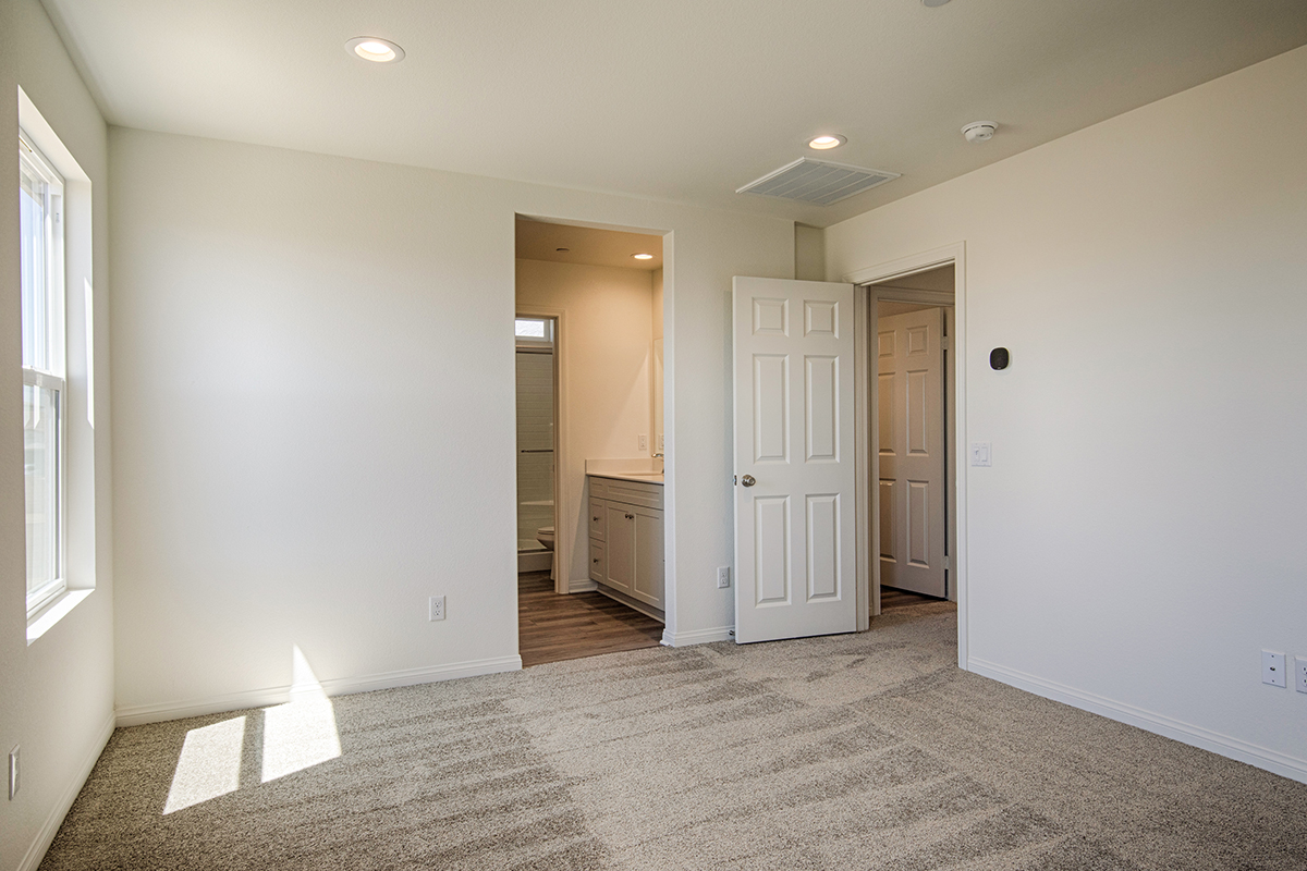 New Homes in Victorville, CA - Creekside Primary Bedroom