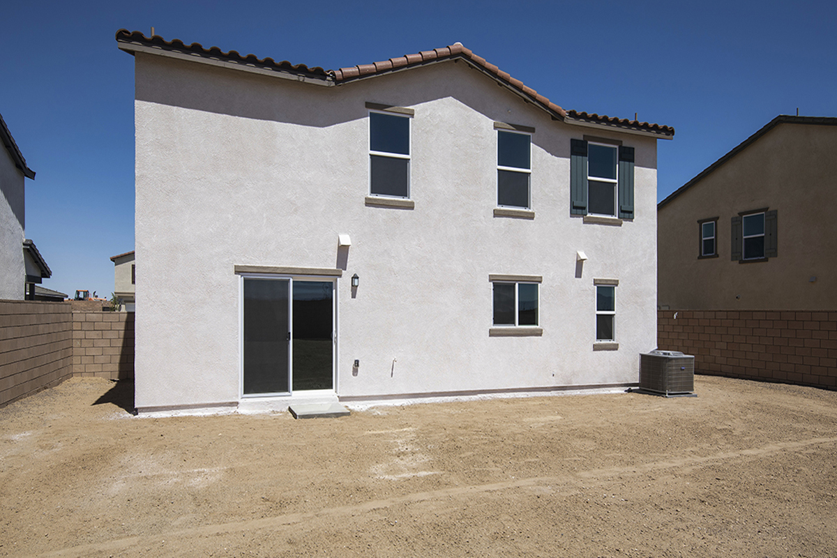 New Homes in Victorville, CA - Creekside Rear Yard