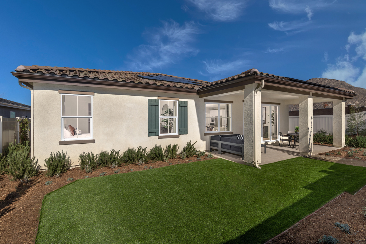 New Homes in Riverside, CA - Sonoma at Spring Mountain Ranch Rear yard