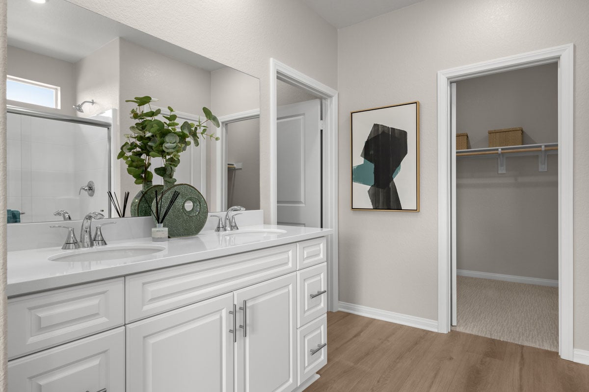 Dual-sink vanity at primary bath
