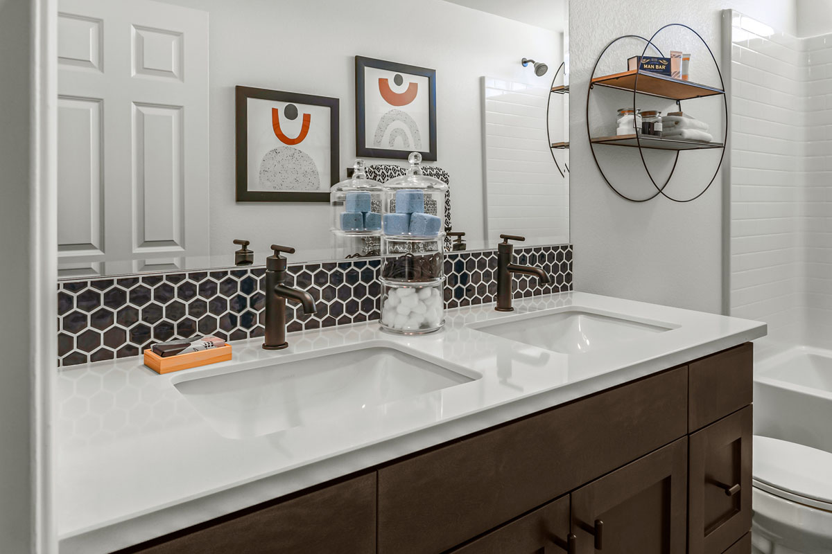 Optional dual rectangular sinks and backsplash at bathroom 2