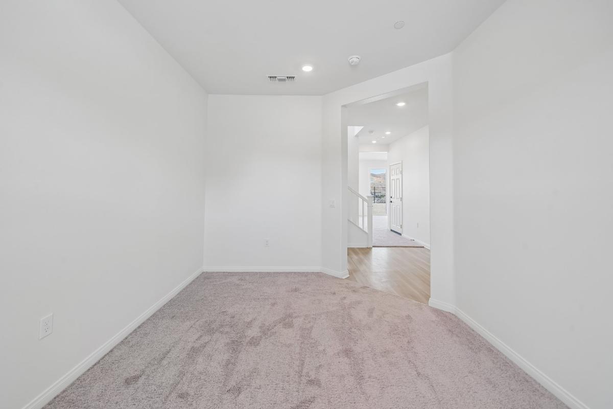 Secondary bedroom