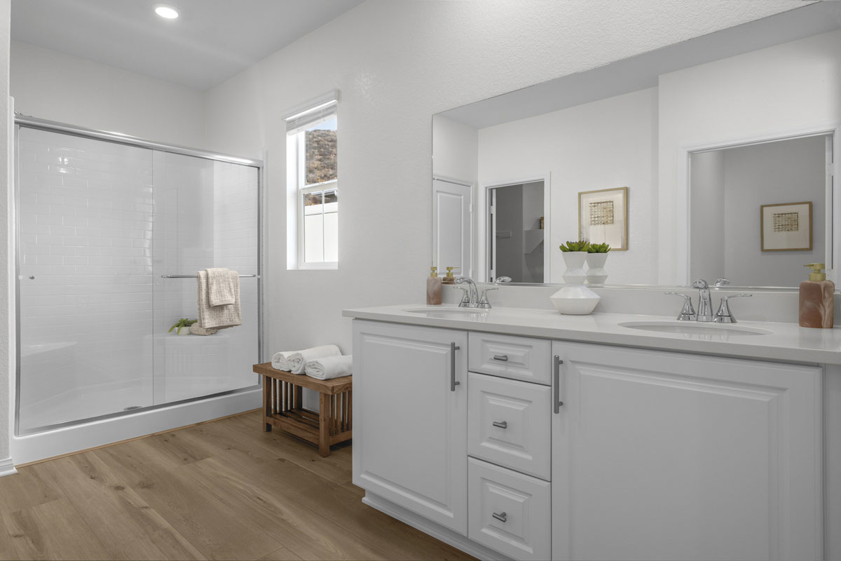Dual-sink vanity at primary bath