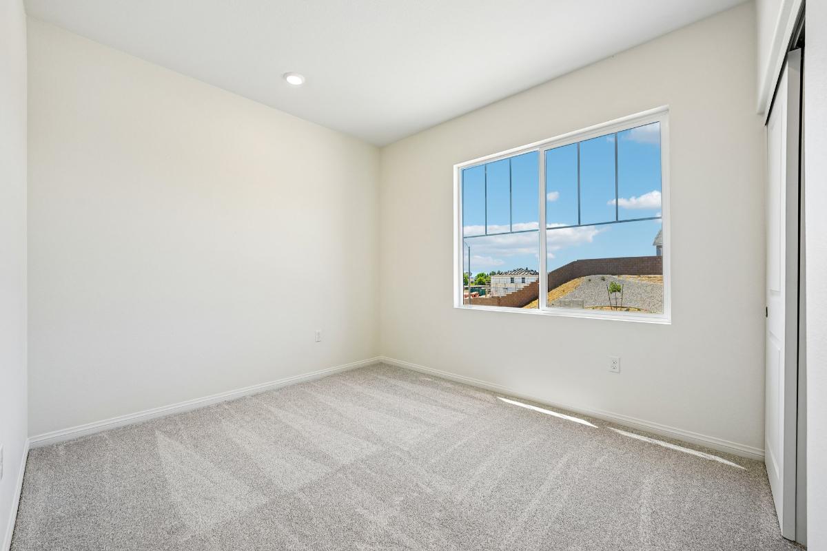 Secondary bedroom
