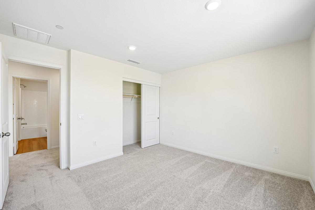 Secondary bedroom