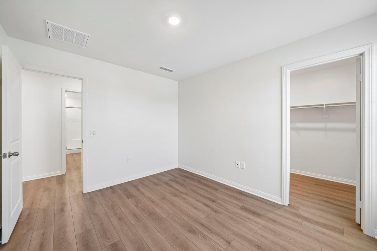 Secondary bedroom