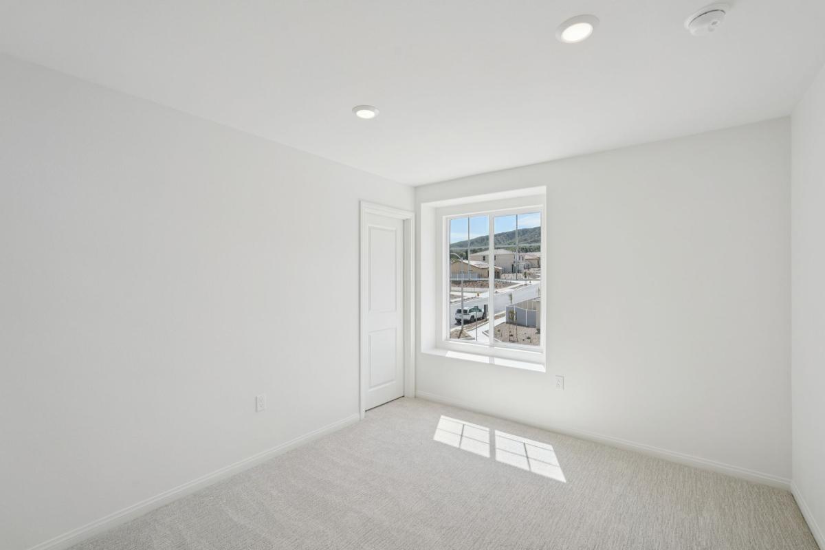 Secondary bedroom