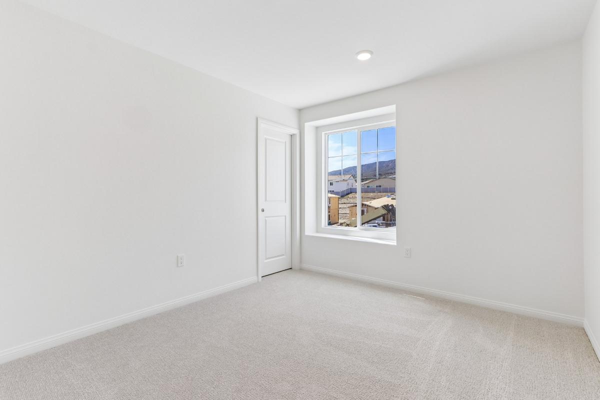 Secondary bedroom
