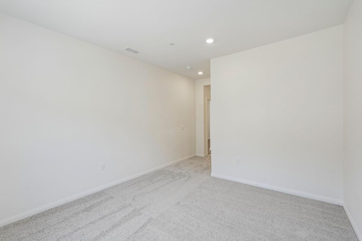 Secondary bedroom