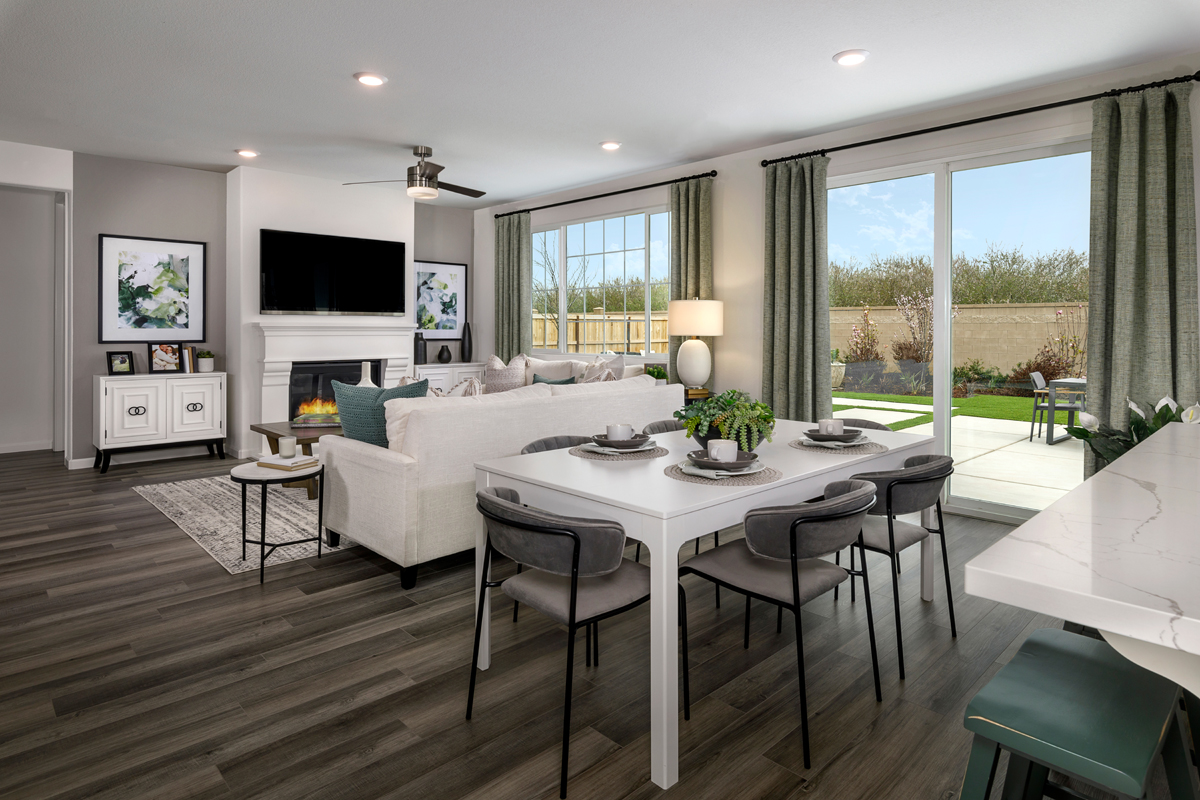 New Homes in Hughson, CA - Fieldstone Plan 1996 Great Room 2