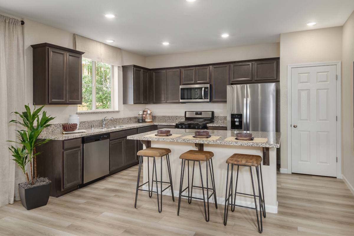 New Homes in Lathrop , CA - Iron Pointe at Stanford Crossing Plan 2152 Kitchen