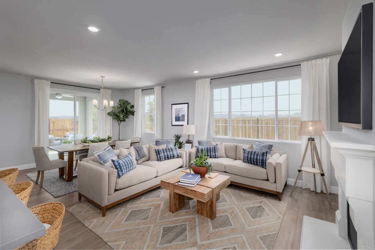 New Homes in Lathrop , CA - Iron Pointe at Stanford Crossing Plan 2810 Great Room 2