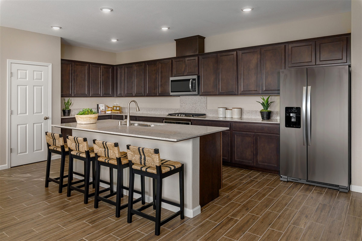 New Homes in Turlock, CA - Les Chateaux Plan 1960 Kitchen
