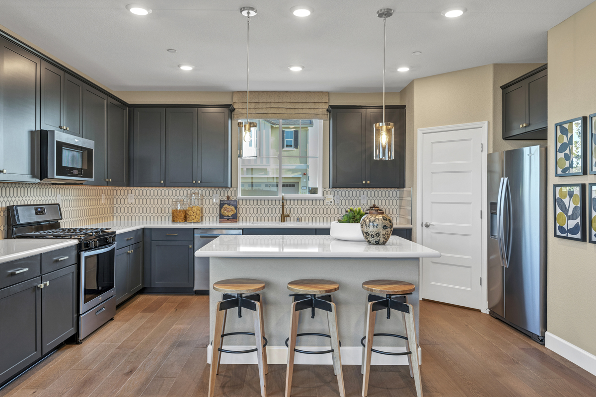 Eat-in kitchen island and pantry