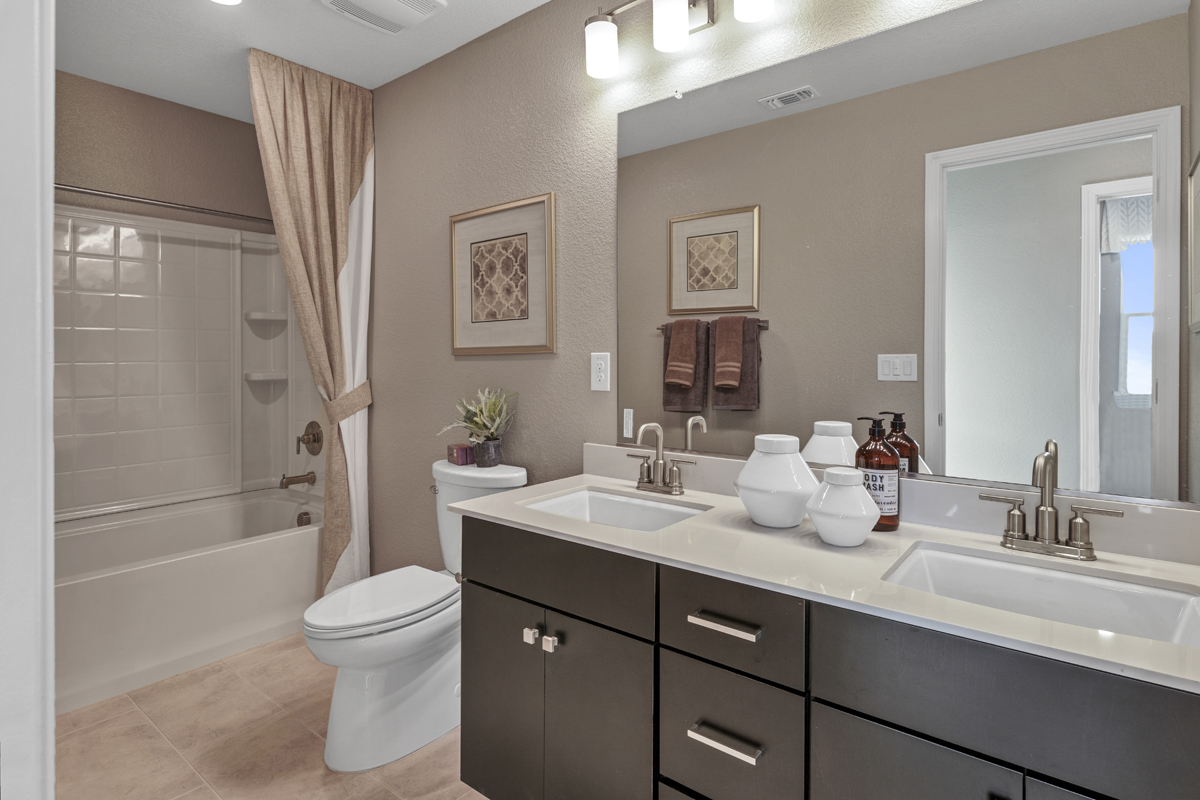 Dual-sink vanity at primary bath