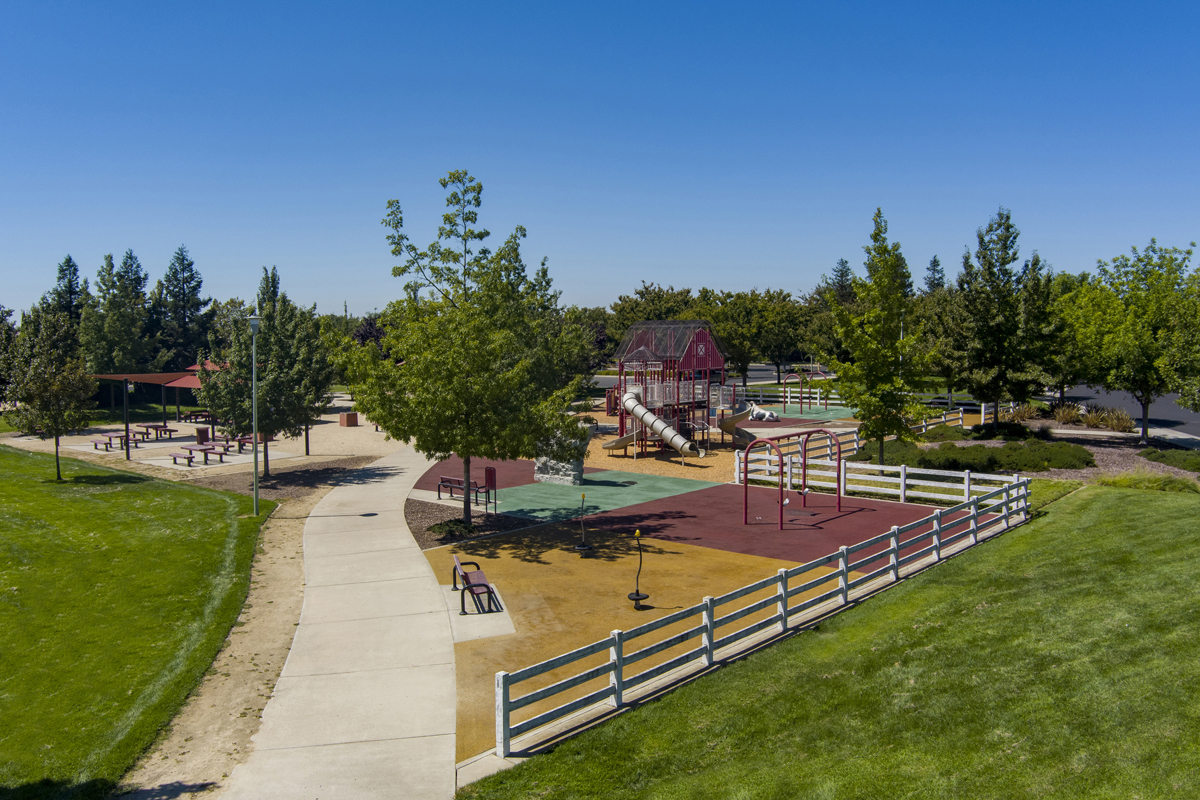 Close to Machado Dairy Park, which features shaded picnic space, walking trails, basketball courts and two playgrounds