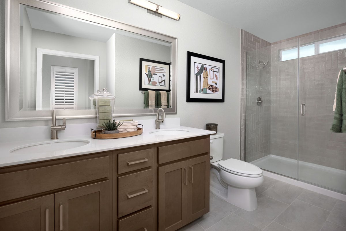 Dual-sink vanity at primary bath