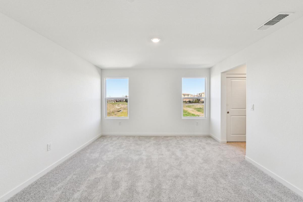 Secondary bedroom