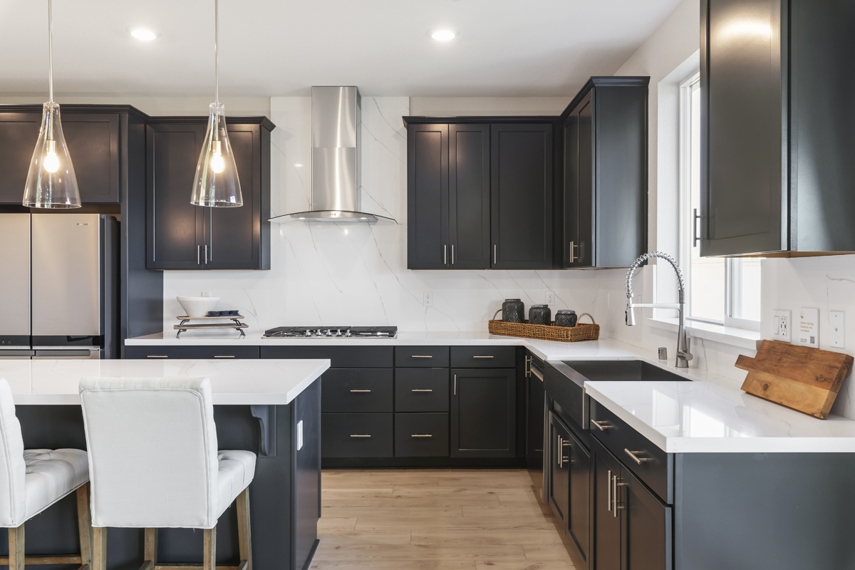 Quartz kitchen backsplash