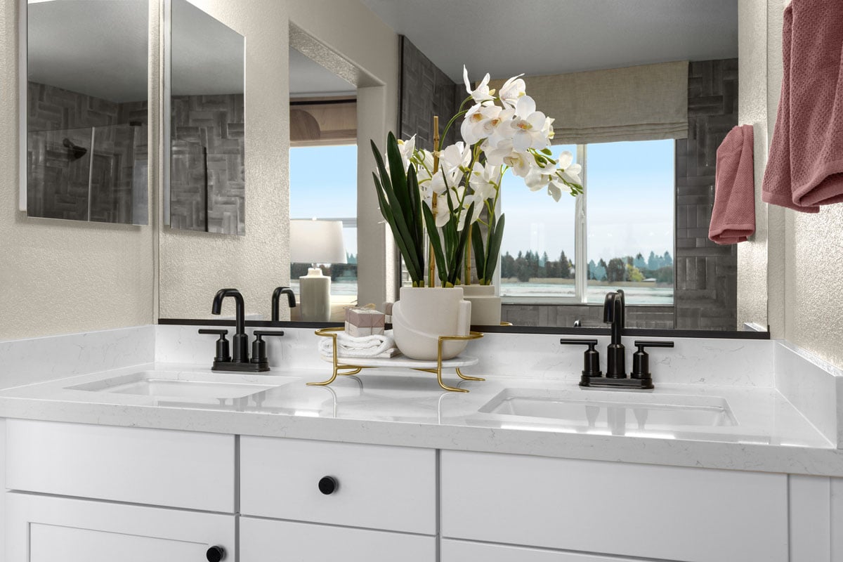 Dual-sink vanity at primary bath