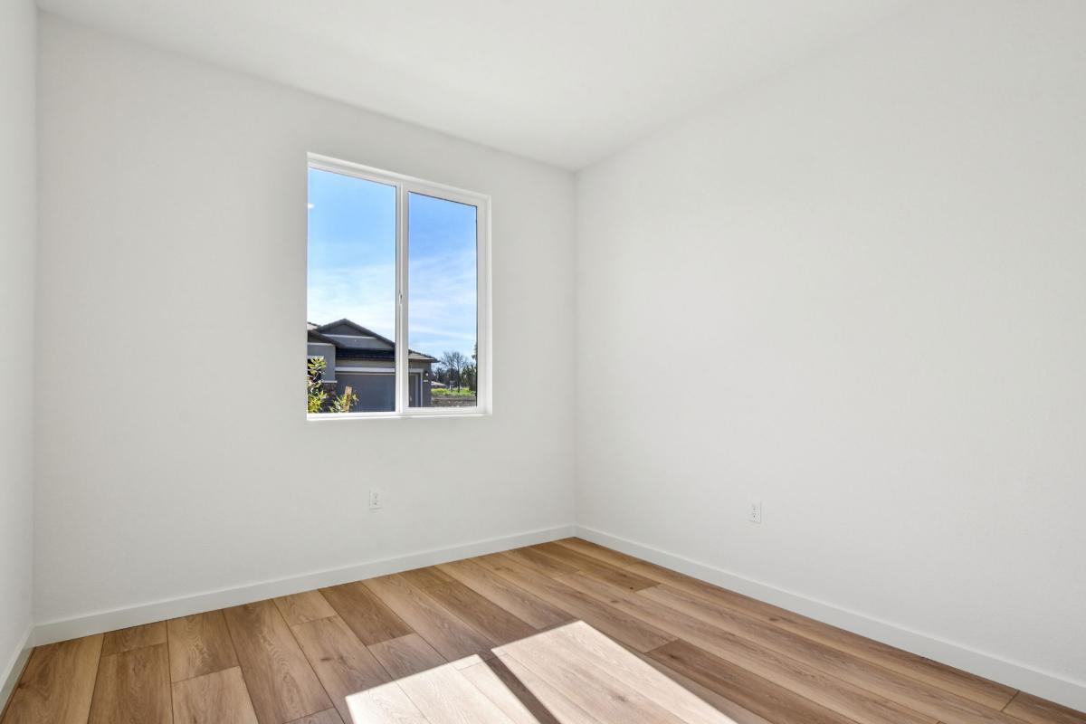 Secondary bedroom