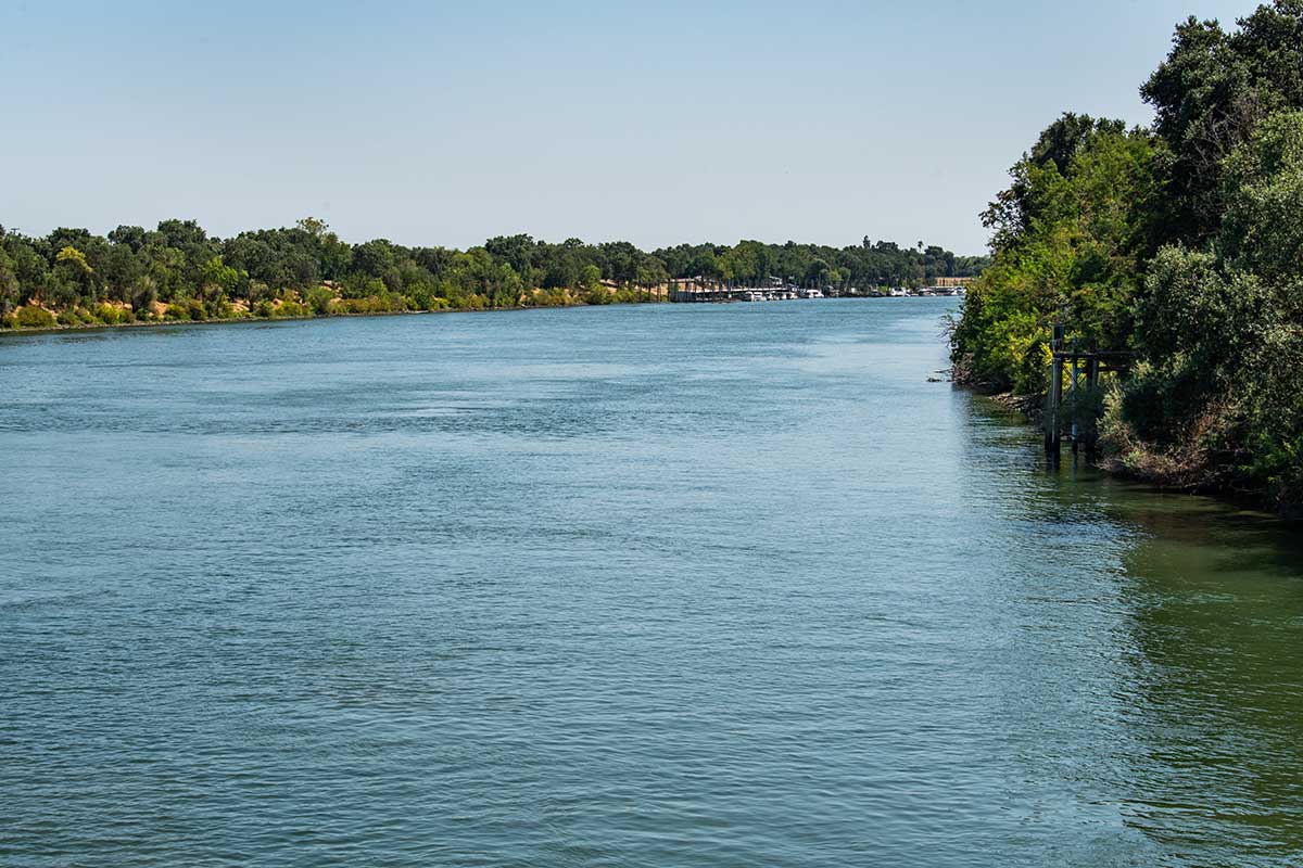 Walking distance to Sacramento River