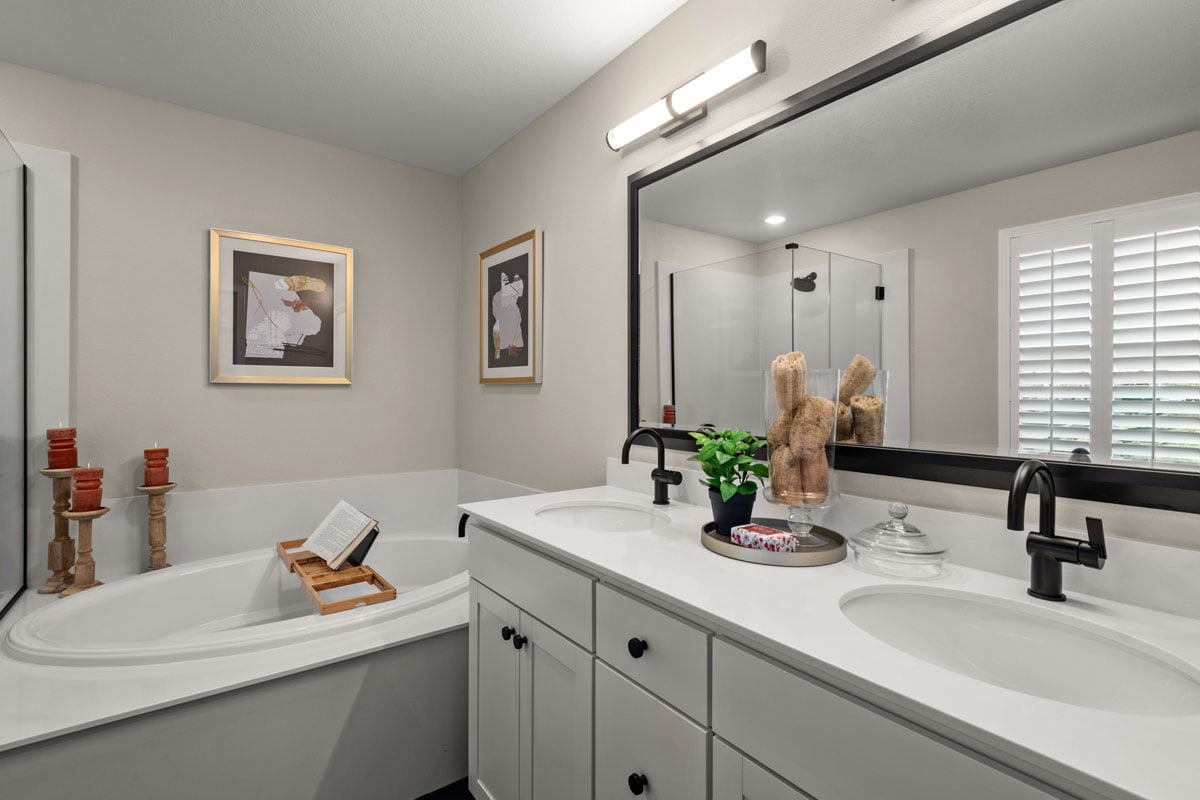 Dual-sink vanity at primary bath